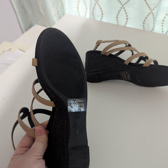 Black and tan wedge shoe - 8 - Picture 8 of 9